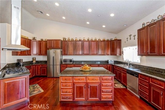 3789 Luna Road, Phelan, CA 92371