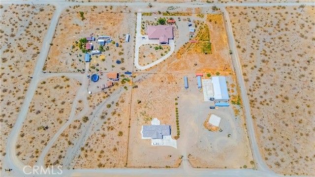 3789 Luna Road, Phelan, CA 92371