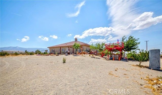 3789 Luna Road, Phelan, CA 92371