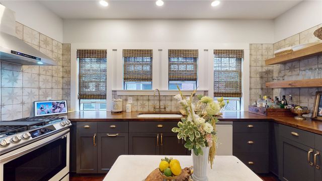 644 W 7TH Street, Erie, PA 16502