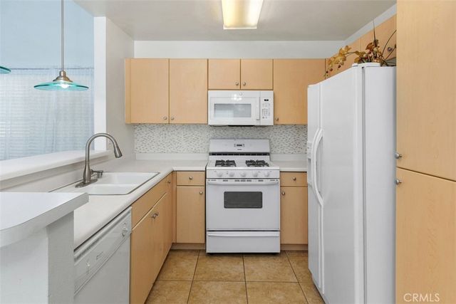 1080 Moon Shadow Court, Hemet, CA 92545