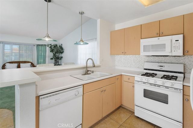 1080 Moon Shadow Court, Hemet, CA 92545
