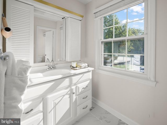 4302 DAHILL PL, Alexandria, VA 22312