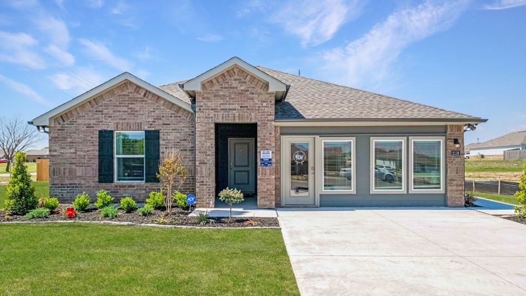 10525 SW 24th Terrace, Yukon, OK 73099