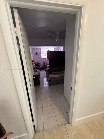 4211 SW 38th Street, West Park, FL 33023