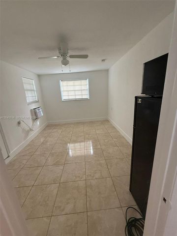 4211 SW 38th Street, West Park, FL 33023