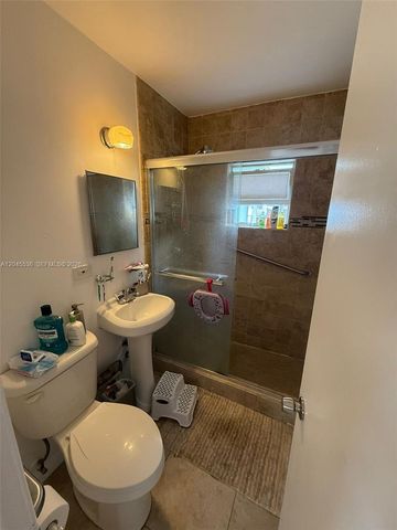 4211 SW 38th Street, West Park, FL 33023