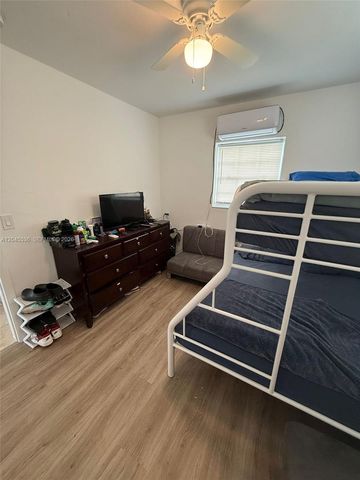 4211 SW 38th Street, West Park, FL 33023
