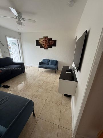 4211 SW 38th Street, West Park, FL 33023