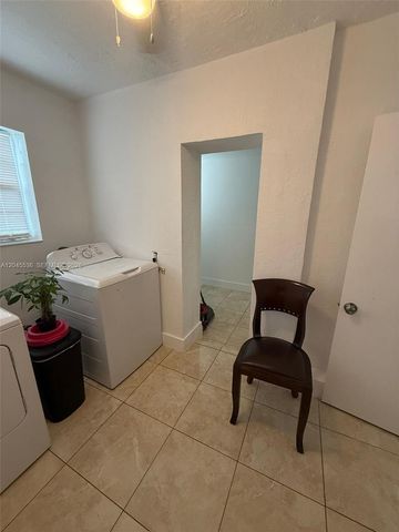4211 SW 38th Street, West Park, FL 33023