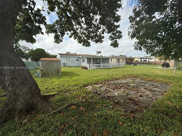 4211 SW 38th Street, West Park, FL 33023