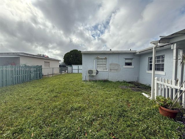 4211 SW 38th Street, West Park, FL 33023