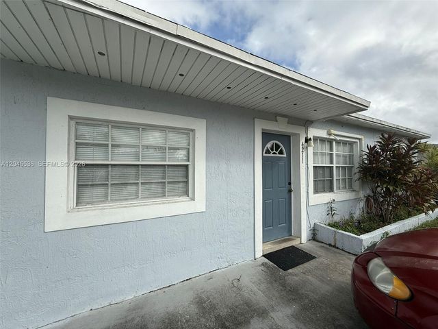 4211 SW 38th Street, West Park, FL 33023