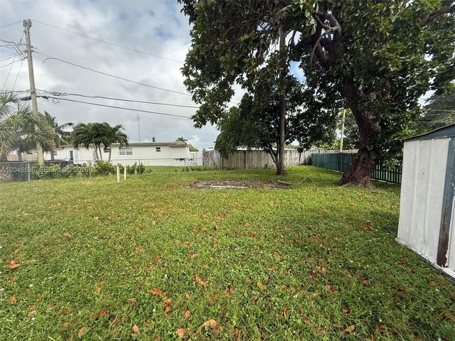 4211 SW 38th Street, West Park, FL 33023
