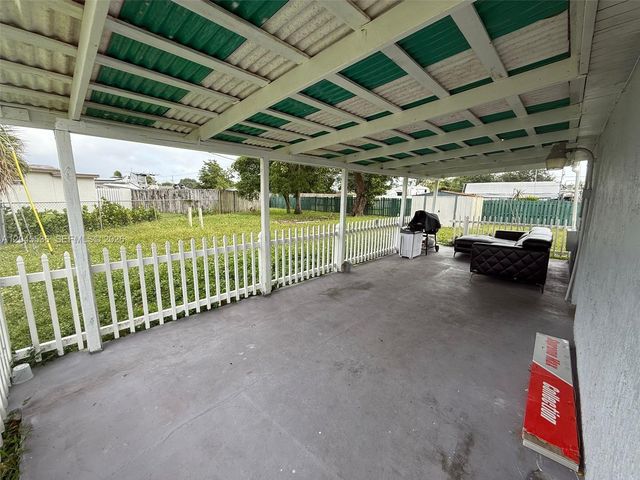 4211 SW 38th Street, West Park, FL 33023