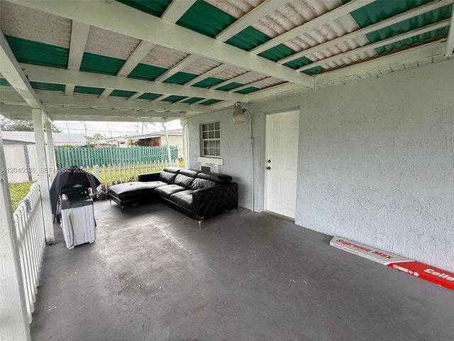 4211 SW 38th Street, West Park, FL 33023
