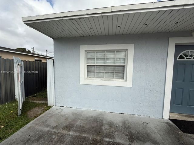 4211 SW 38th Street, West Park, FL 33023