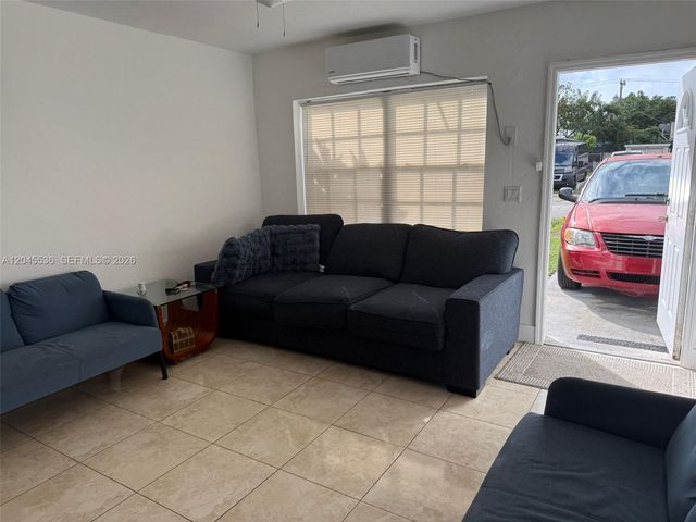 4211 SW 38th Street, West Park, FL 33023