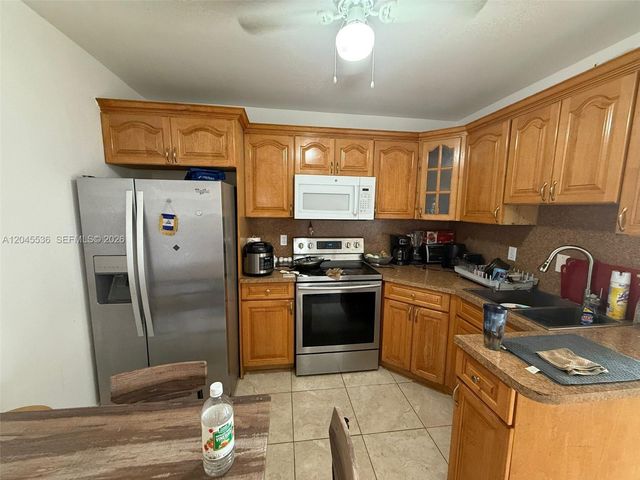 4211 SW 38th Street, West Park, FL 33023