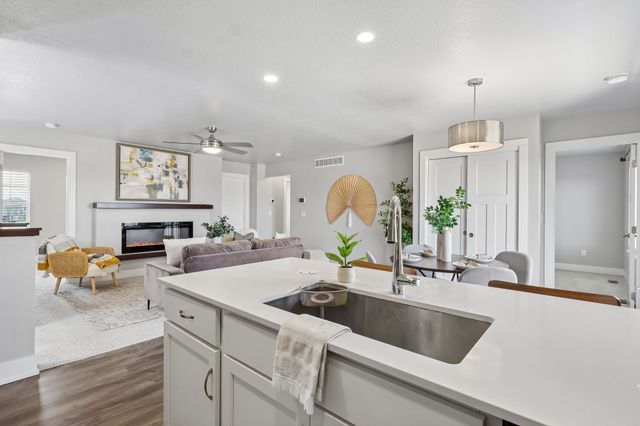 1365 SE Parkview Crossing Drive, Waukee, IA 50263