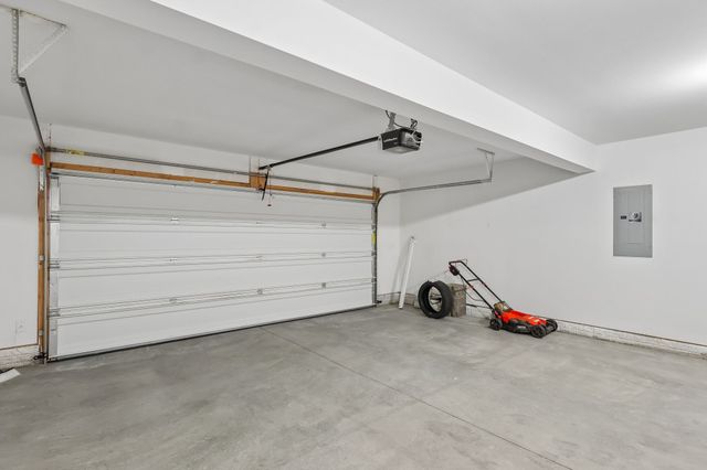 1365 SE Parkview Crossing Drive, Waukee, IA 50263