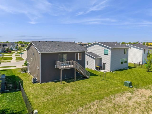 1365 SE Parkview Crossing Drive, Waukee, IA 50263