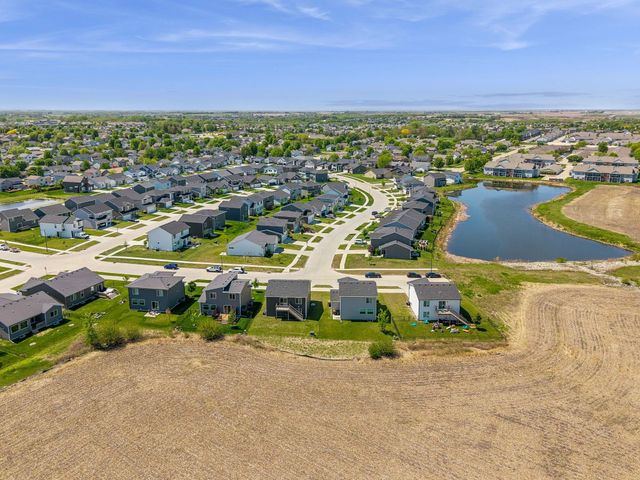 1365 SE Parkview Crossing Drive, Waukee, IA 50263