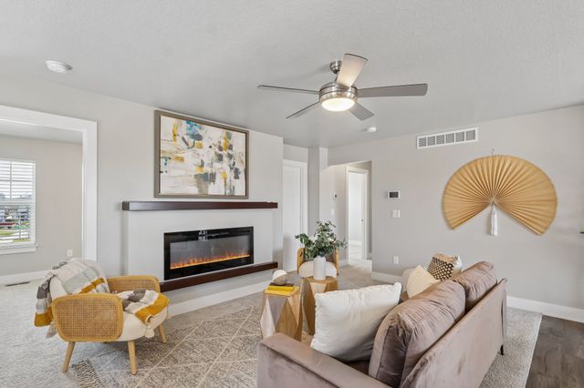 1365 SE Parkview Crossing Drive, Waukee, IA 50263