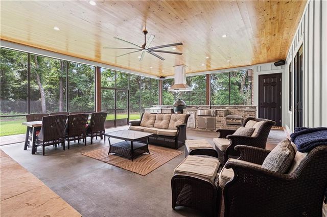 9501 Ben Hamilton Road, Theodore, AL 36582