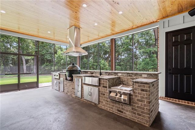 9501 Ben Hamilton Road, Theodore, AL 36582