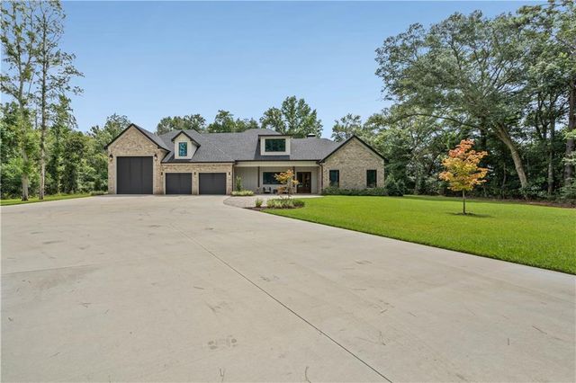 9501 Ben Hamilton Road, Theodore, AL 36582
