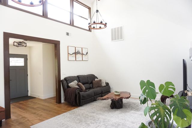 8320 Niessen Way, Fair Oaks, CA 95628