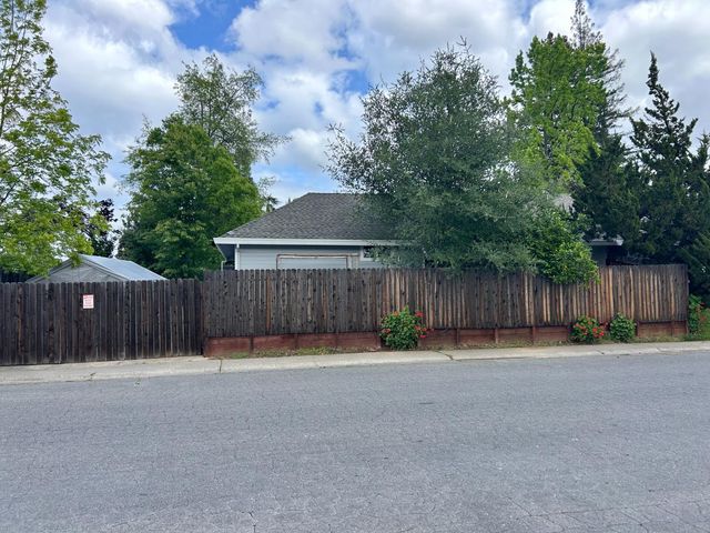 8320 Niessen Way, Fair Oaks, CA 95628