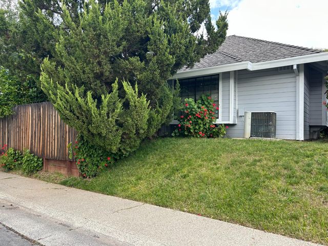 8320 Niessen Way, Fair Oaks, CA 95628
