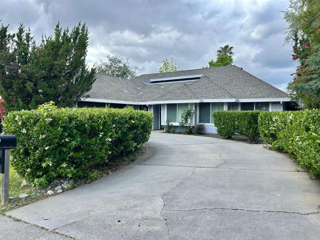 8320 Niessen Way, Fair Oaks, CA 95628