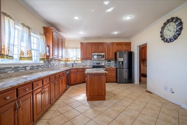 158 Big Springs Rd, Lawrenceburg, TN 38464