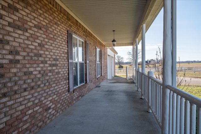 158 Big Springs Rd, Lawrenceburg, TN 38464