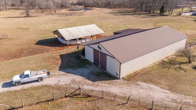 158 Big Springs Rd, Lawrenceburg, TN 38464