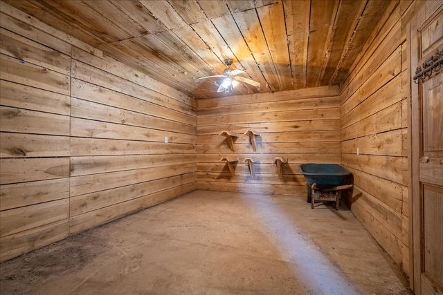 158 Big Springs Rd, Lawrenceburg, TN 38464