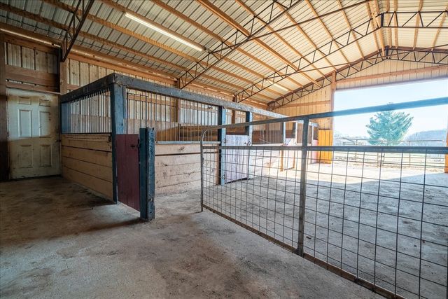 158 Big Springs Rd, Lawrenceburg, TN 38464