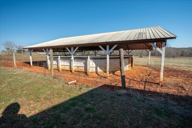 158 Big Springs Rd, Lawrenceburg, TN 38464