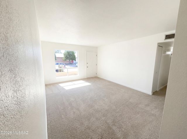 1762 W Calle La Paz, Tucson, AZ 85713