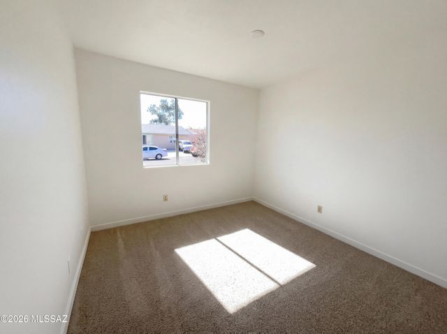 1762 W Calle La Paz, Tucson, AZ 85713