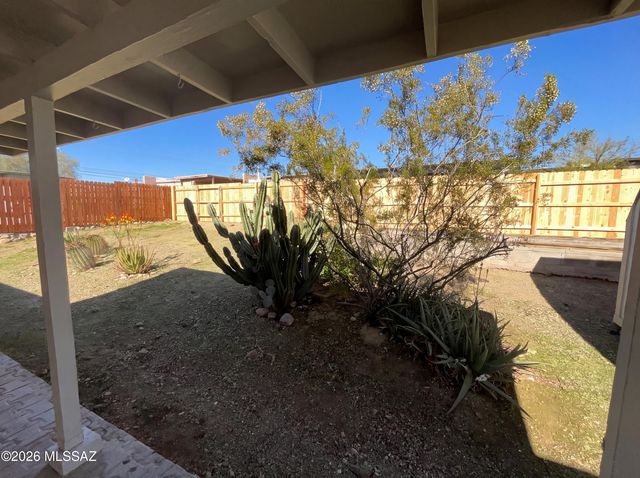 1762 W Calle La Paz, Tucson, AZ 85713