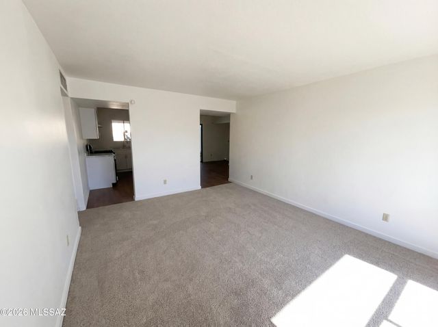 1762 W Calle La Paz, Tucson, AZ 85713