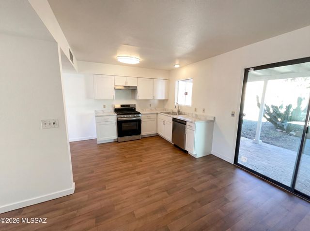 1762 W Calle La Paz, Tucson, AZ 85713