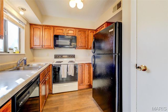 2316 Driftwood Place, St Louis, MO 63146