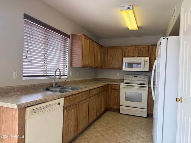 15888 W YAVAPAI Street, Goodyear, AZ 85338