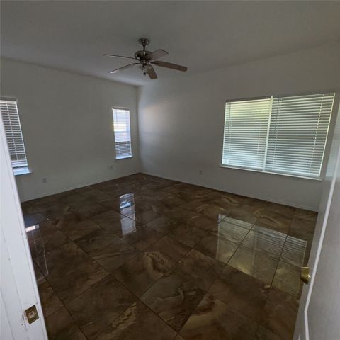 1907 Lennox Lane, Arlington, TX 76018