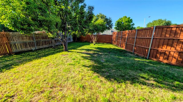 1907 Lennox Lane, Arlington, TX 76018